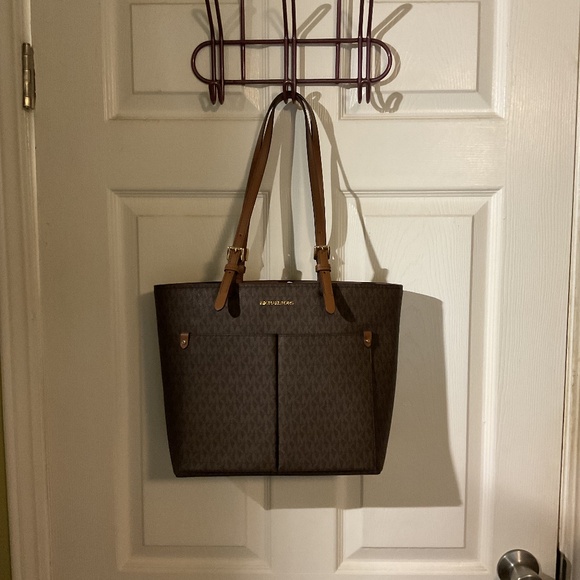 🪅NWOT Michael Kors Jet Set Medium Signature Print Pocket Tote Bag - Picture 1 of 6